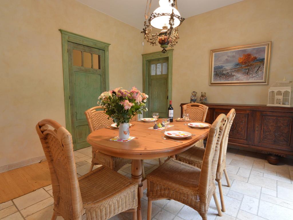 Furnished Bungalow In Monceau En Ardenne With Garden Barbecue Oizy Værelse billede