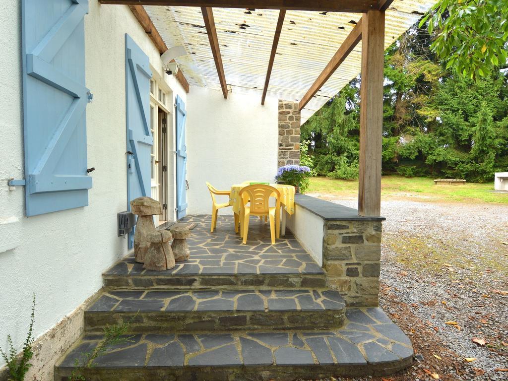 Furnished Bungalow In Monceau En Ardenne With Garden Barbecue Oizy Eksteriør billede