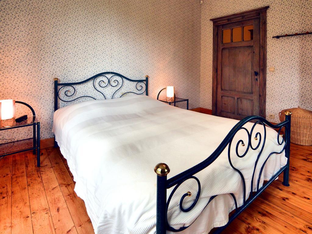 Furnished Bungalow In Monceau En Ardenne With Garden Barbecue Oizy Eksteriør billede