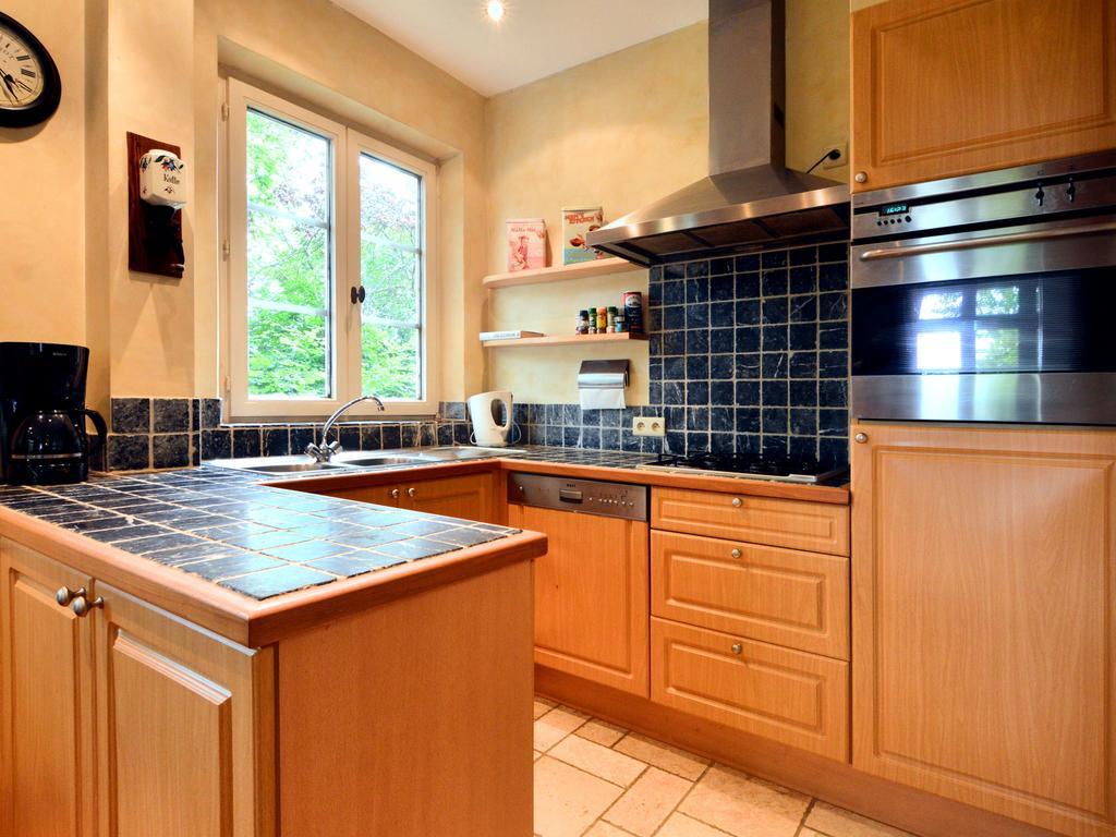 Furnished Bungalow In Monceau En Ardenne With Garden Barbecue Oizy Eksteriør billede