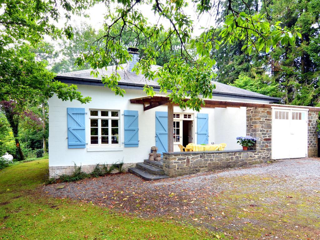 Furnished Bungalow In Monceau En Ardenne With Garden Barbecue Oizy Eksteriør billede