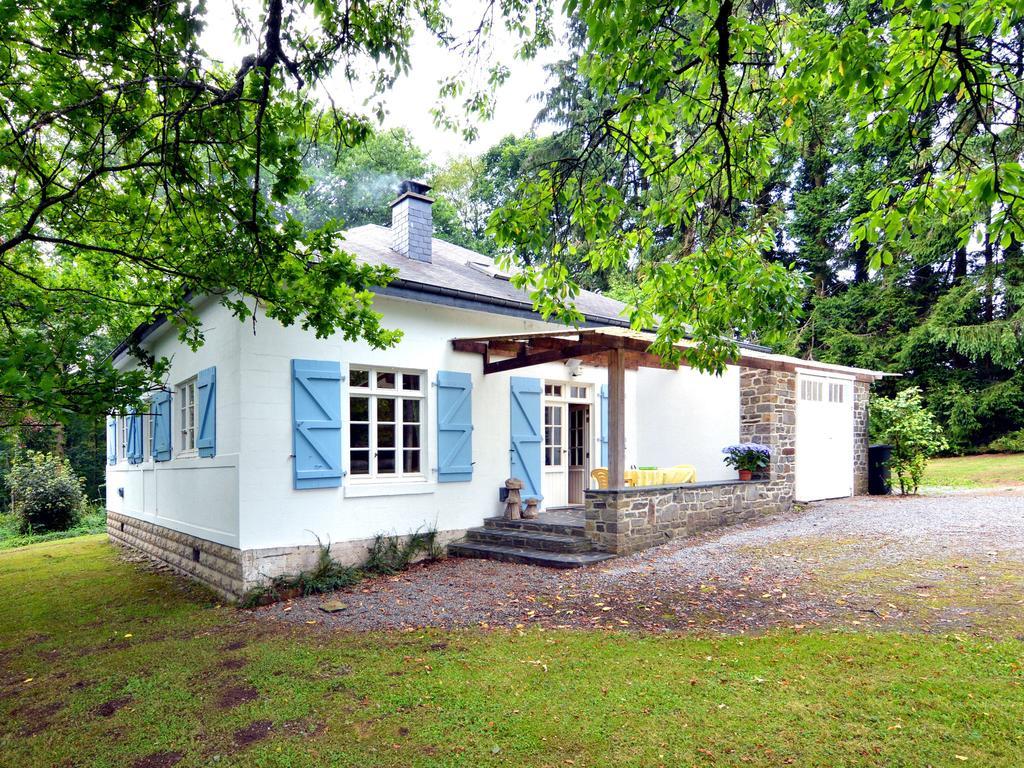 Furnished Bungalow In Monceau En Ardenne With Garden Barbecue Oizy Eksteriør billede